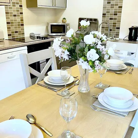 Beech 1 Hot Tub 요크